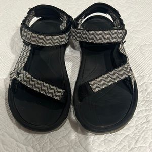Teva Hurricane Sandals Size 7